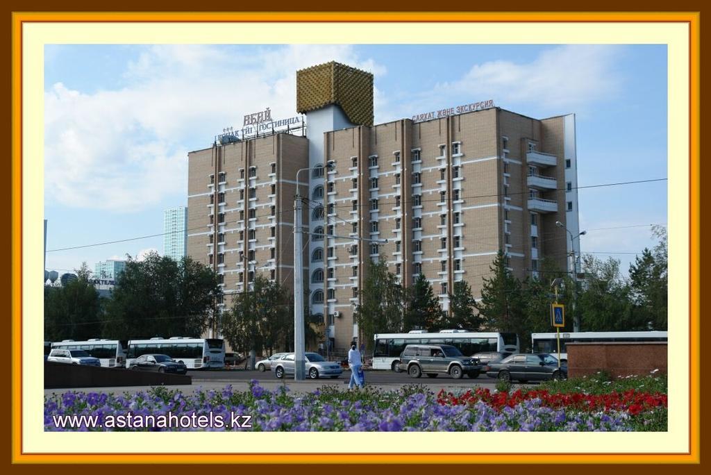 Turist Astana Bagian luar foto